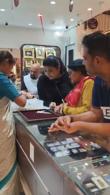 planning a gold purchase at Bafna Jewellers